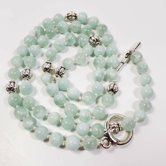 Green Moonstone Hand-Knotted Necklace - Picture 3 of 10